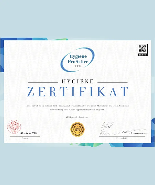 Zertifikat der "Hygiene ProActive Trend" mit Siegel und Unterschriften. Ausgestellt am 1. Januar 2025 für erfolgreiche Hygienemaßnahmen.
